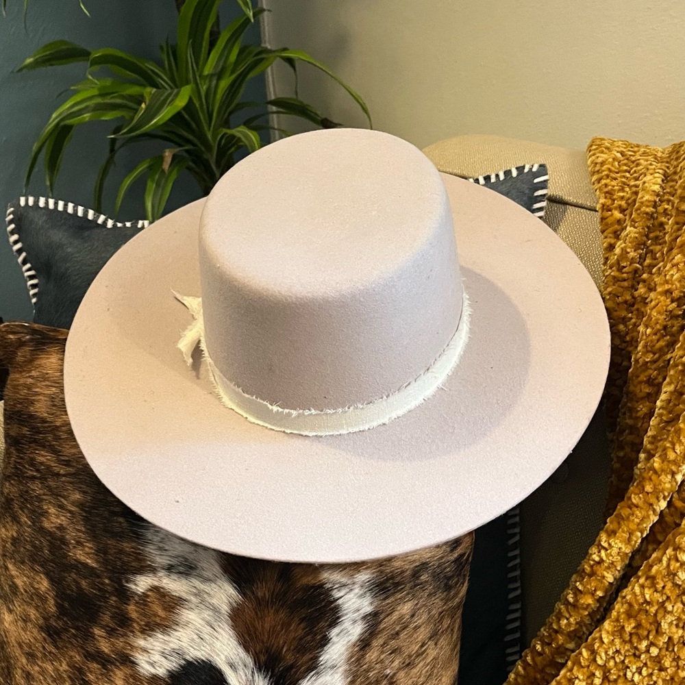 Friends of Friends Hat Blush/cream